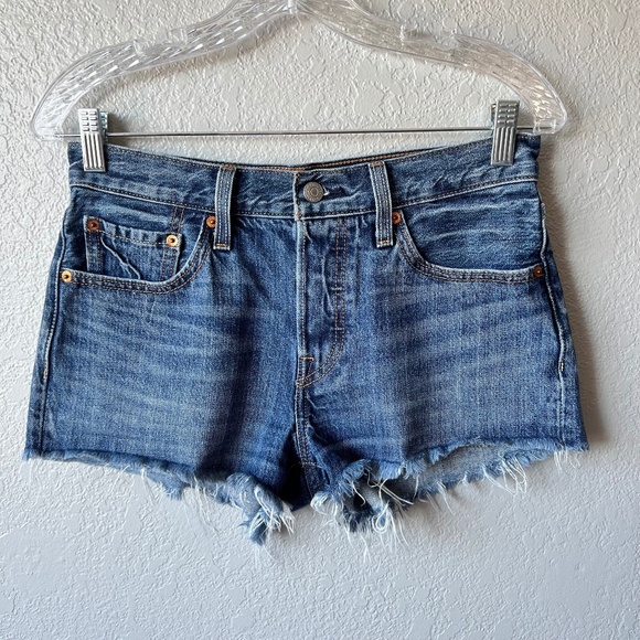 Levi’s 501 distressed 100% cotton cut-off jean shorts - Picture 1 of 10